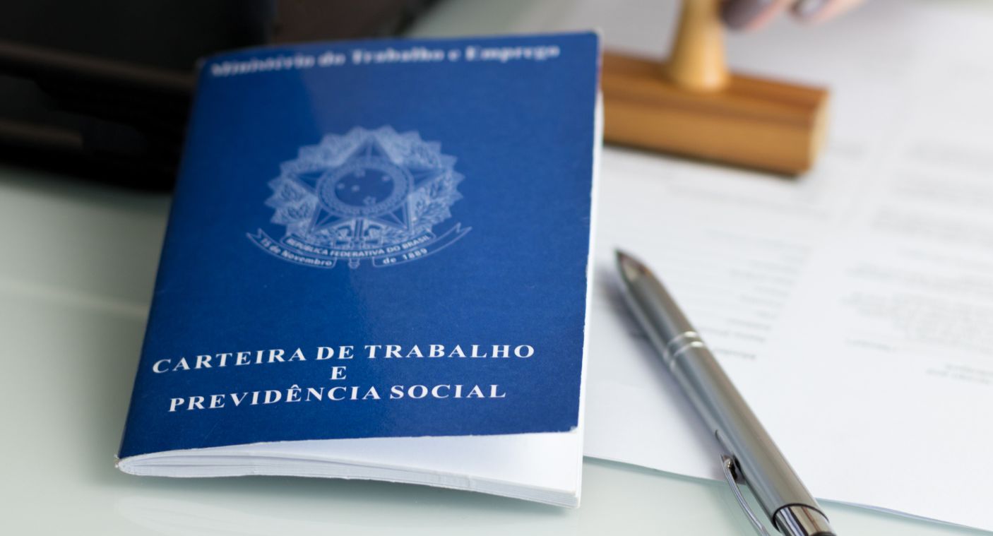Sou obrigado a trabalhar nos domingos e feriados?